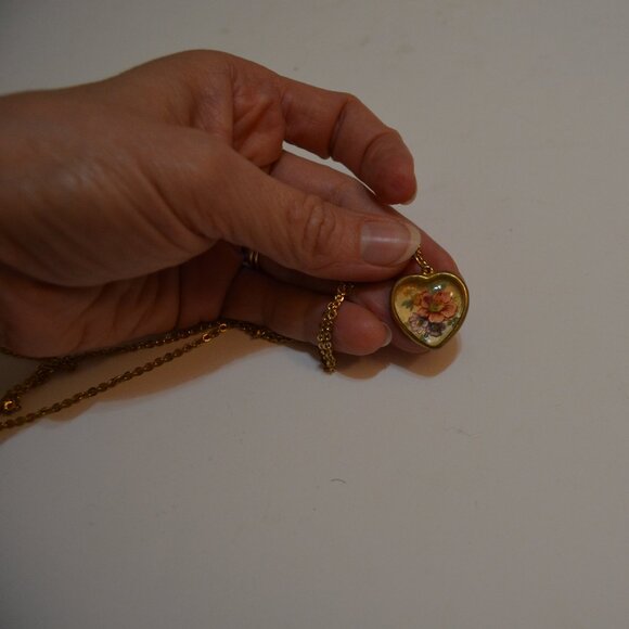 Necklace Golden Rolo Chain Link & Pendant Heart Shape Flower in Glass Vintage - Picture 3 of 7